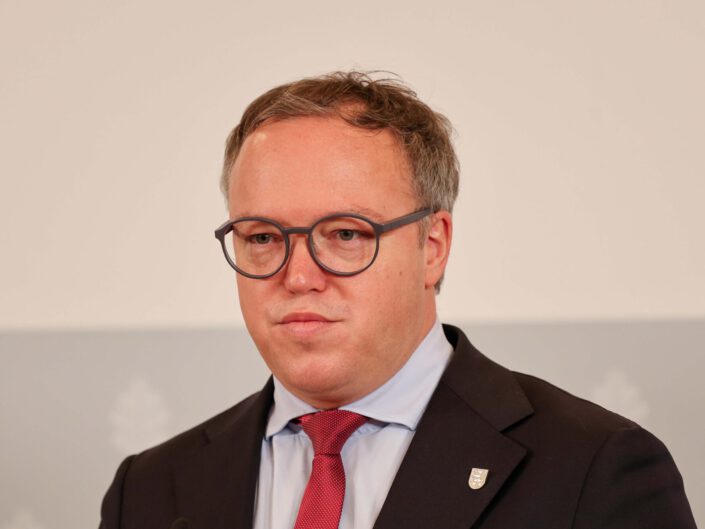 Antrittsbesuch in Thüringen: Bundeskanzler Merz in Jena am 2. Dezember 2025