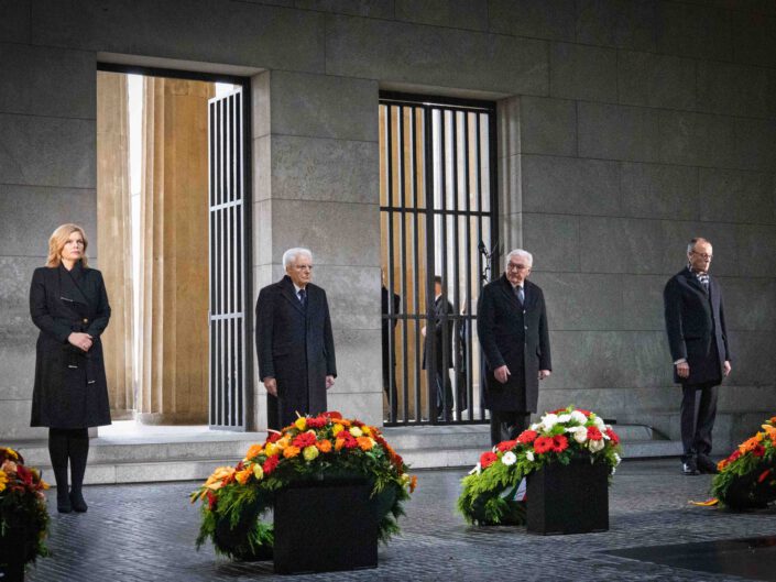 Volkstrauertag 2025: Kranzniederlegung in der Neuen Wache in Berlin am 16. November 2025