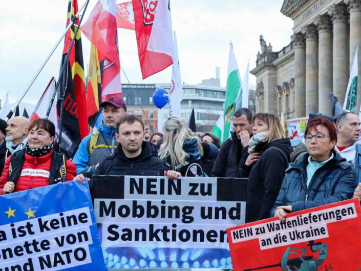 Demonstration unter dem Motto „Ami go home“ in Leipzig am 26. November 2022
